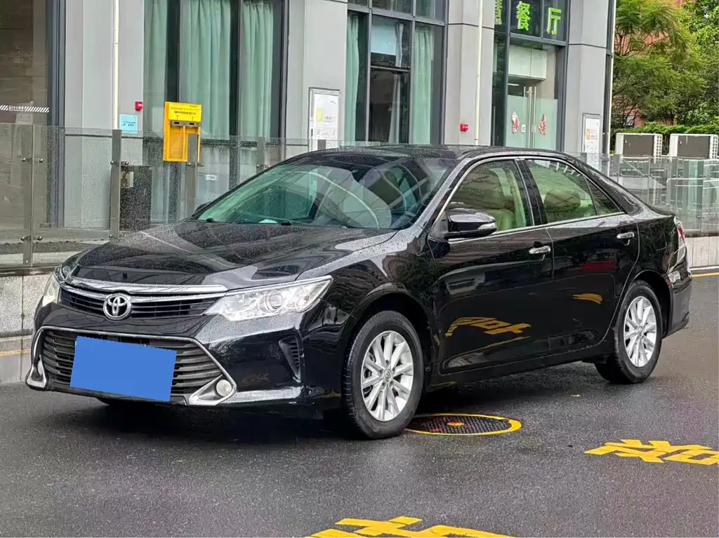 Toyota Camry 2015 — фото 9