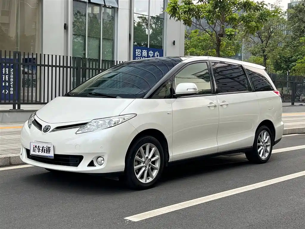 Toyota Previa 2018 — фото 1