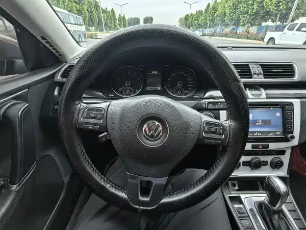 Volkswagen Magotan 2014