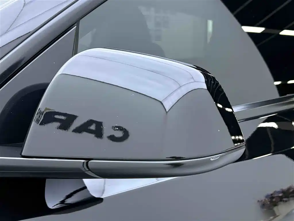 Tesla Model Y 2023 — фото 12