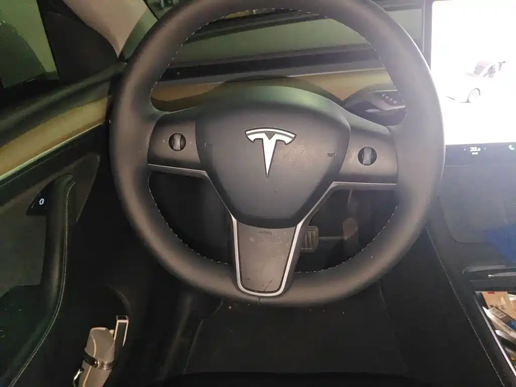 Tesla Model Y 2022 — фото 3