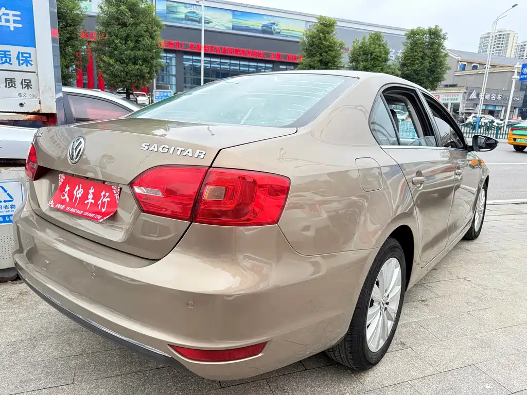 Volkswagen Sagitar 2015