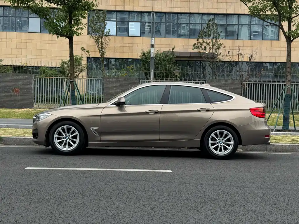 BMW 3 Series GT 2014 — фото 19