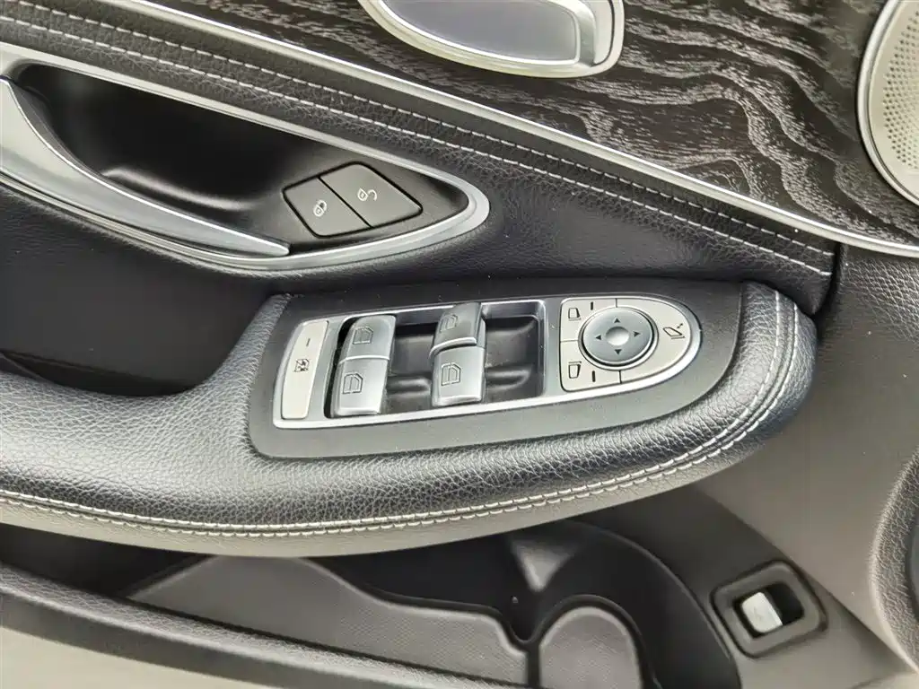 Mercedes-Benz C-Class 2018 — фото 9