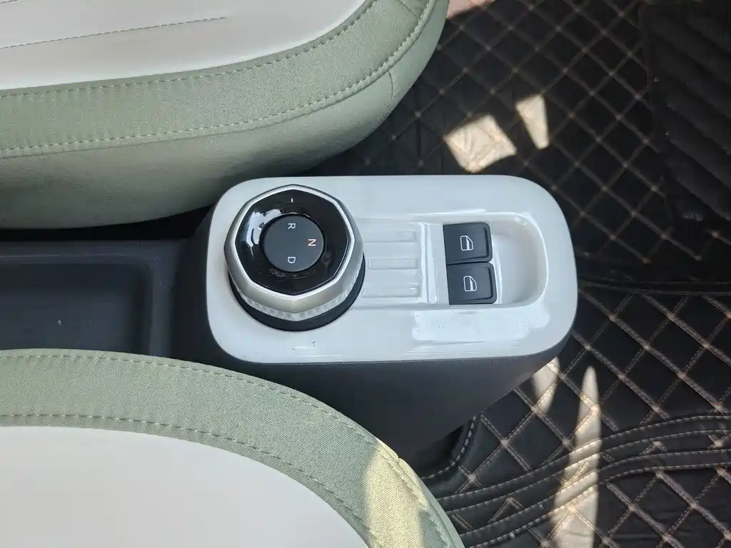 Geely Galaxy Panda 2025 — фото 13