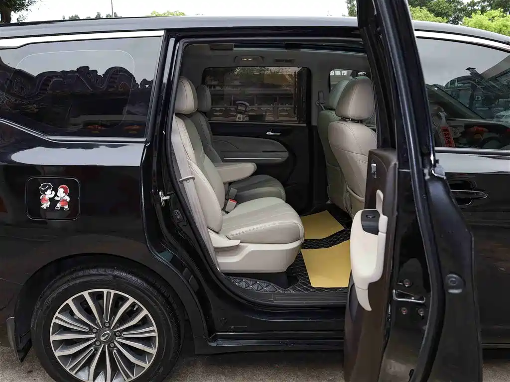GAC Motor Trumpchi M6 2019 — фото 18