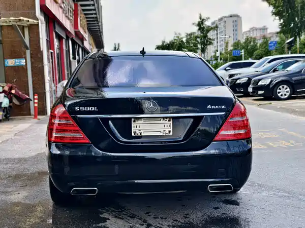 Mercedes-Benz S-Class 2011