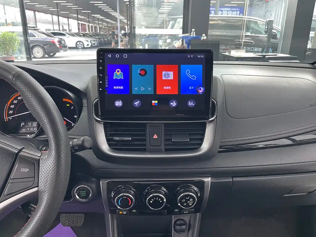 Toyota Yaris L 2022 — фото 10