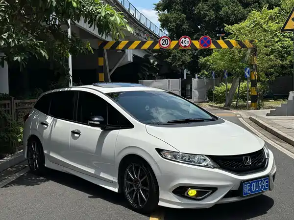 Honda Jade 2016