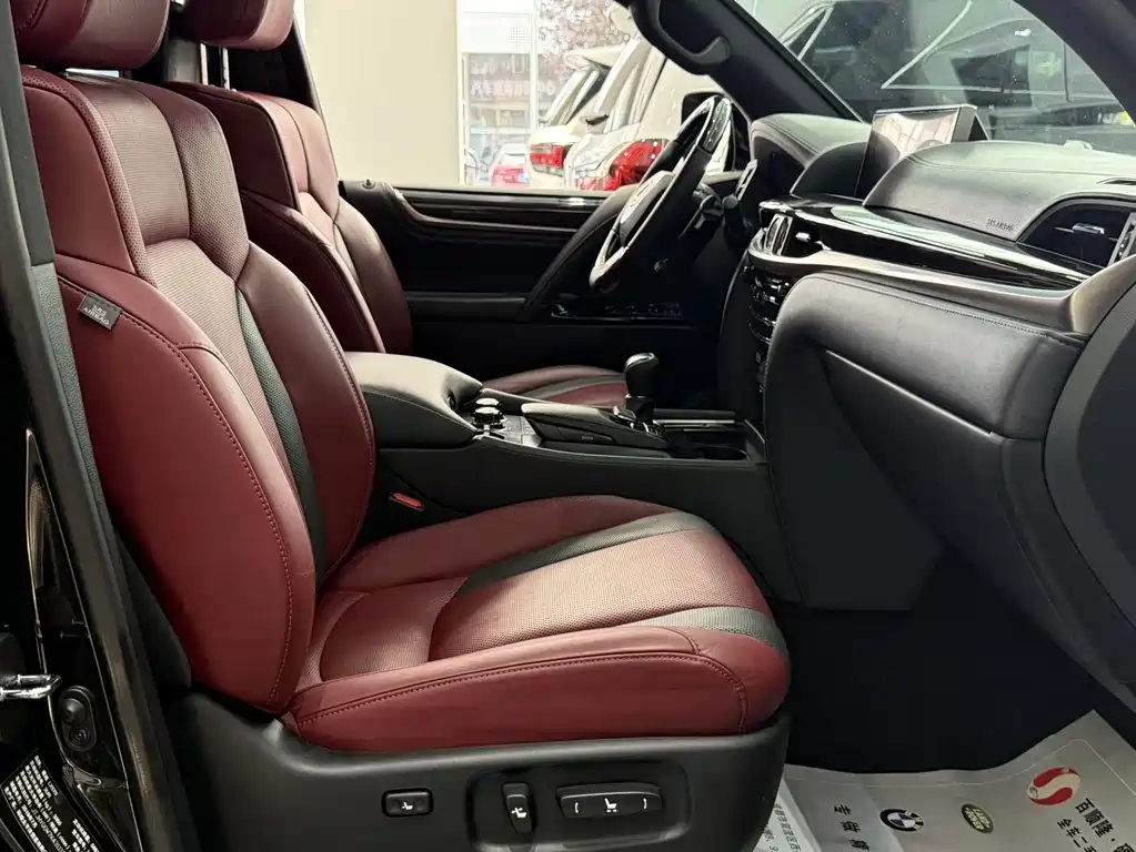 Lexus LX 2020 — фото 13
