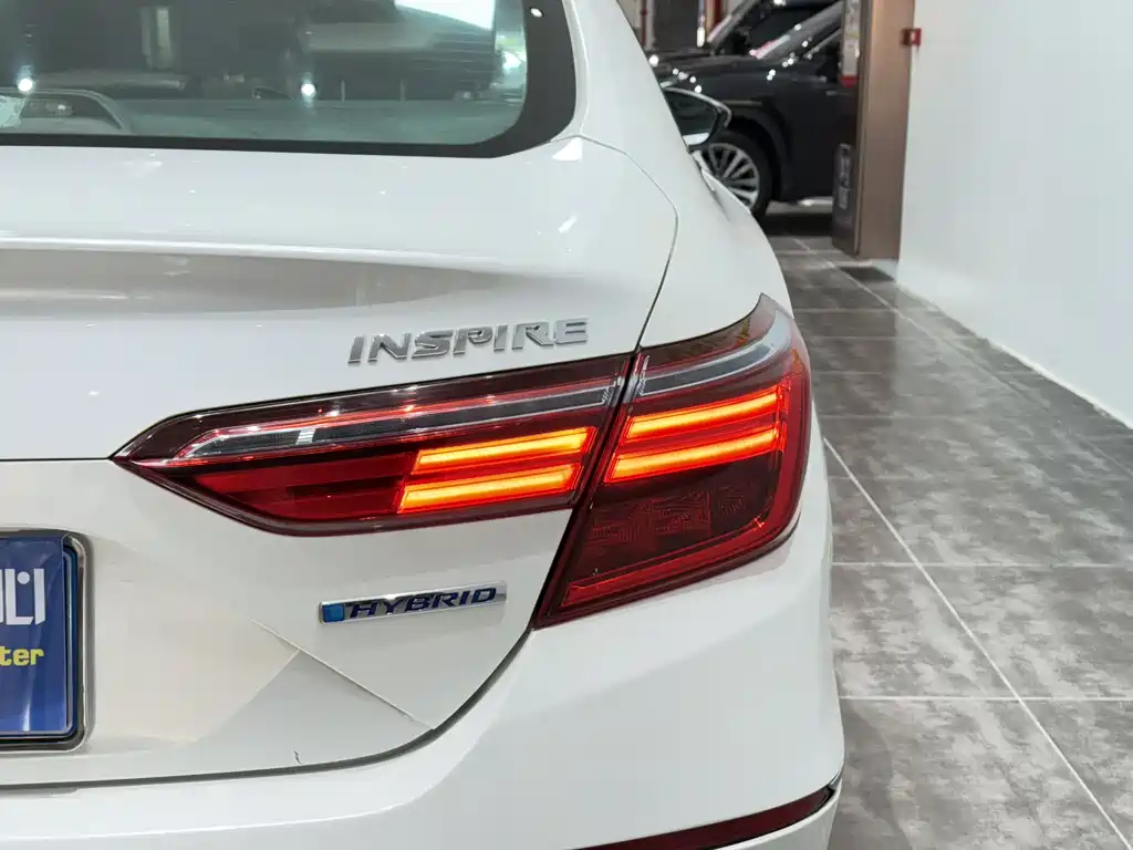 Honda Inspire 2020 — фото 30