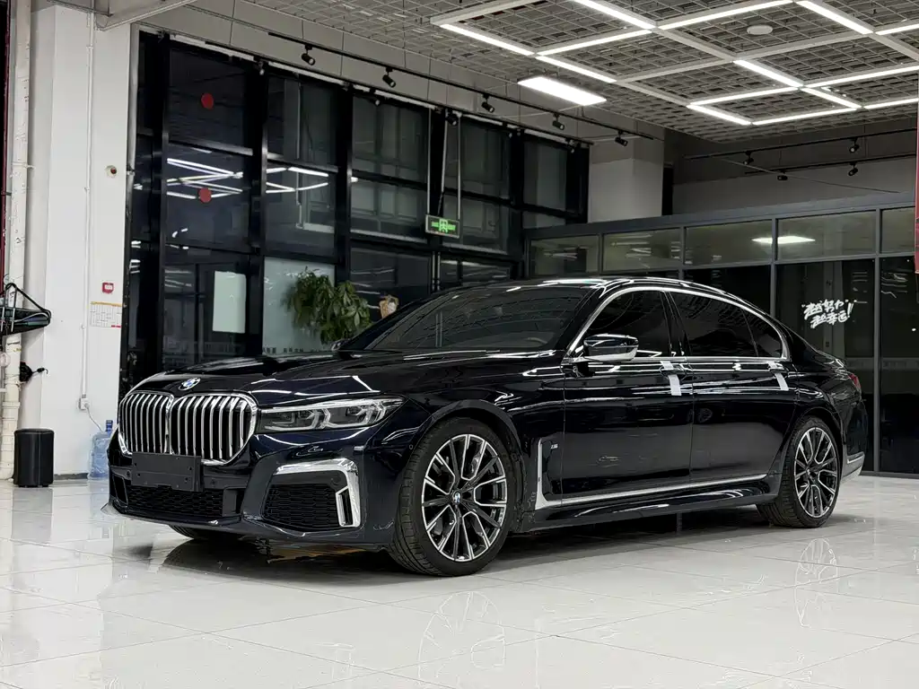 BMW 7 Series 2021 — фото 1