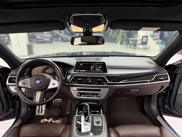 BMW 7 Series 2021