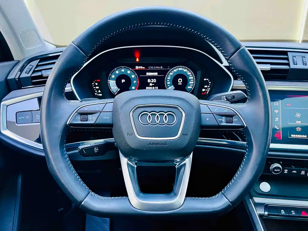 Audi Q3 2020 — фото 12