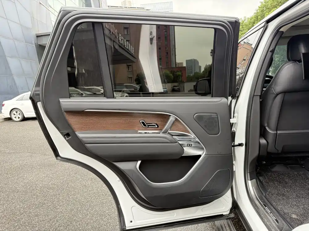 Land Rover Range Rover 2022 — фото 15