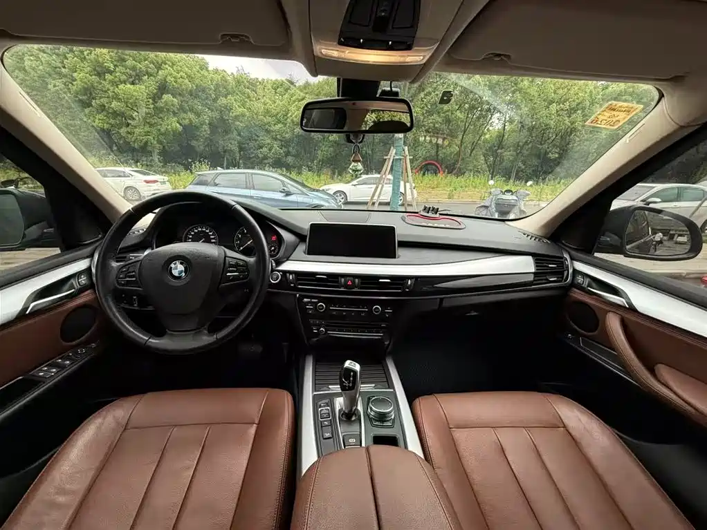 BMW X5 2018 — фото 11