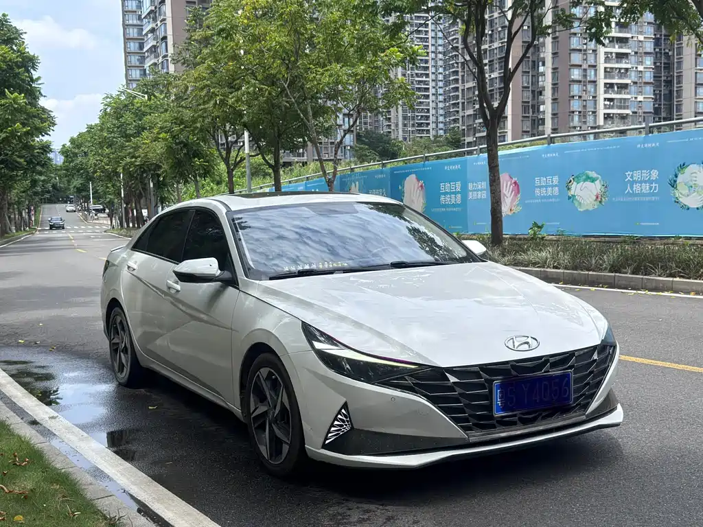 Hyundai Elantra 2021