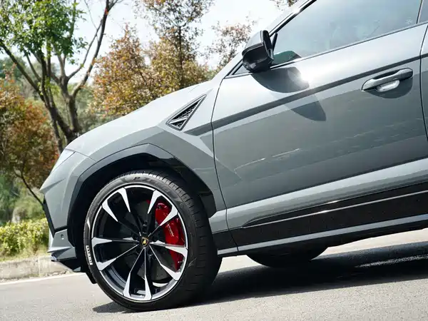 Lamborghini Urus 2024