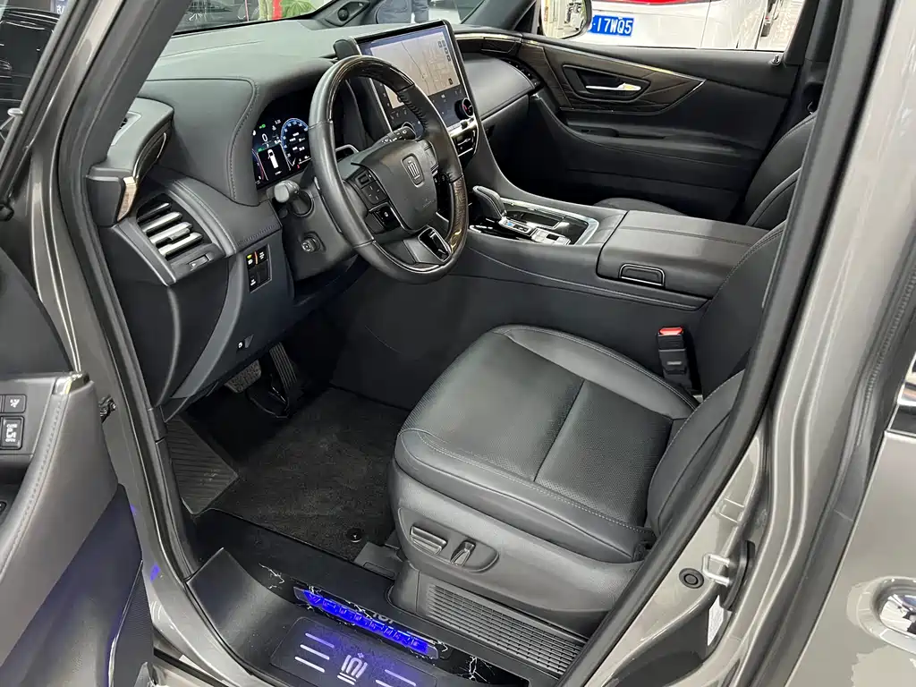 Toyota Vellfire 2023 — фото 21