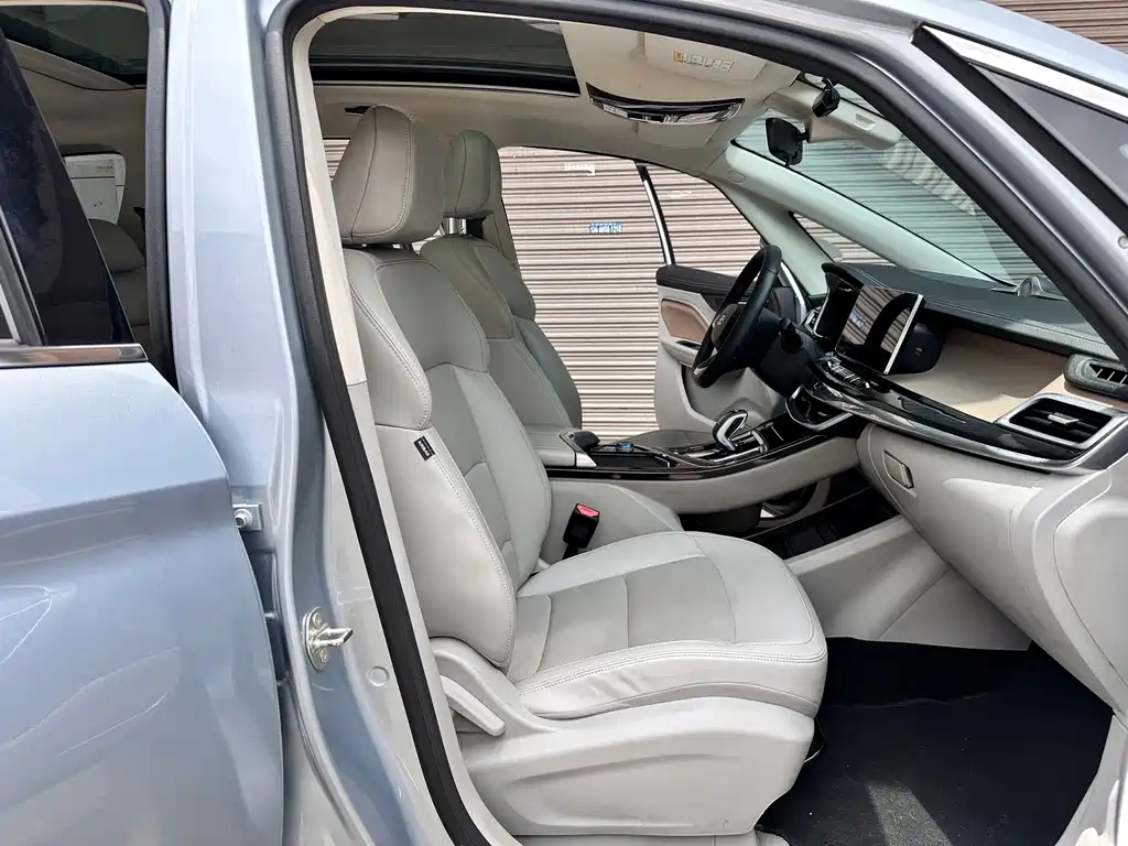 Geely Jiaji New Energy 2020 — фото 11