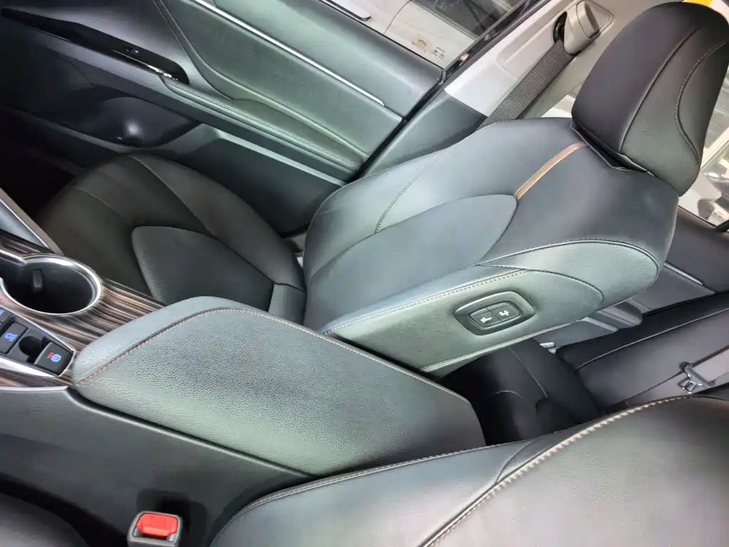 Toyota Camry 2019 — фото 14