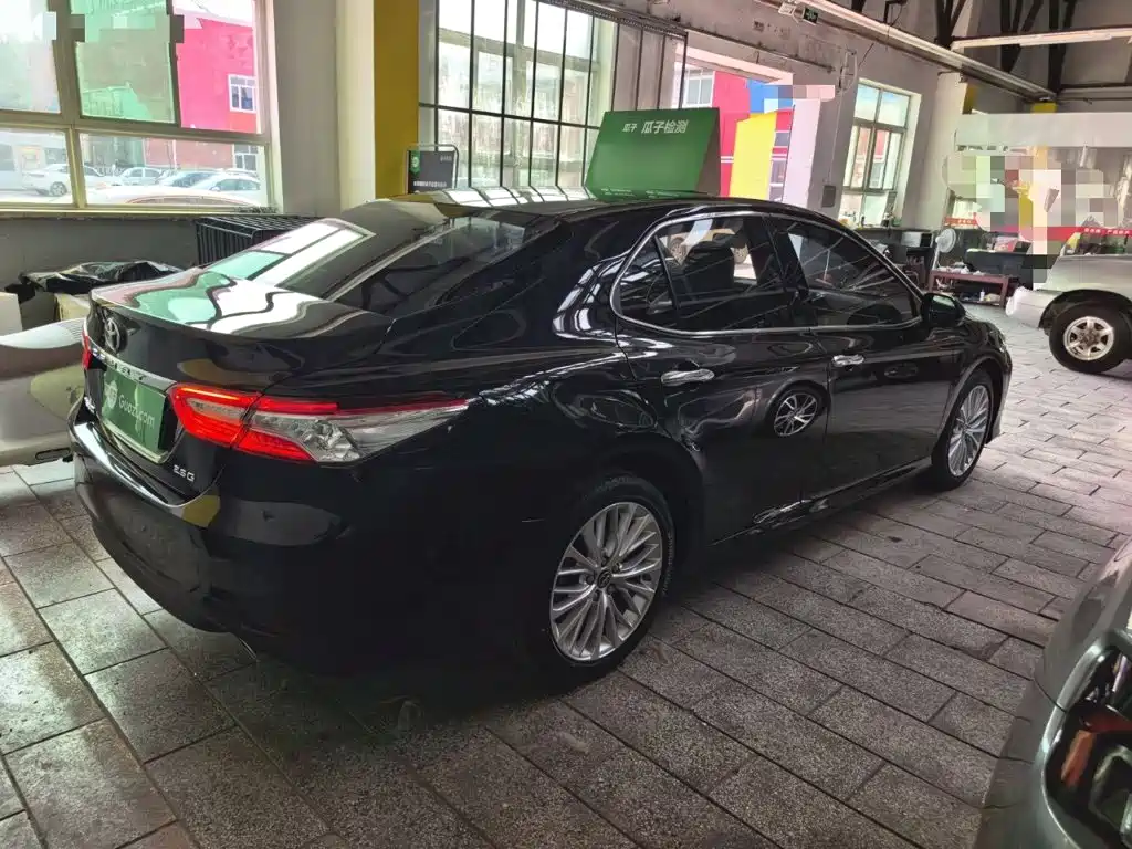 Toyota Camry 2019 — фото 7