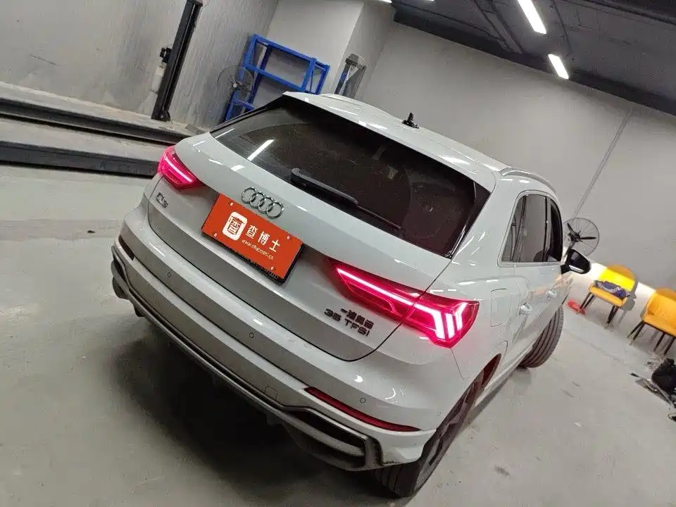 Audi Q3 2022 — фото 12