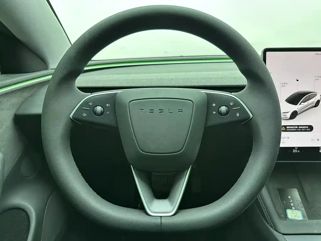 Tesla Model 3 2023 — фото 10