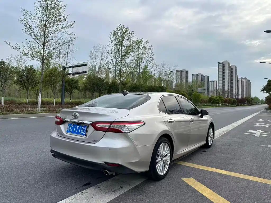 Toyota Camry 2020 — фото 5