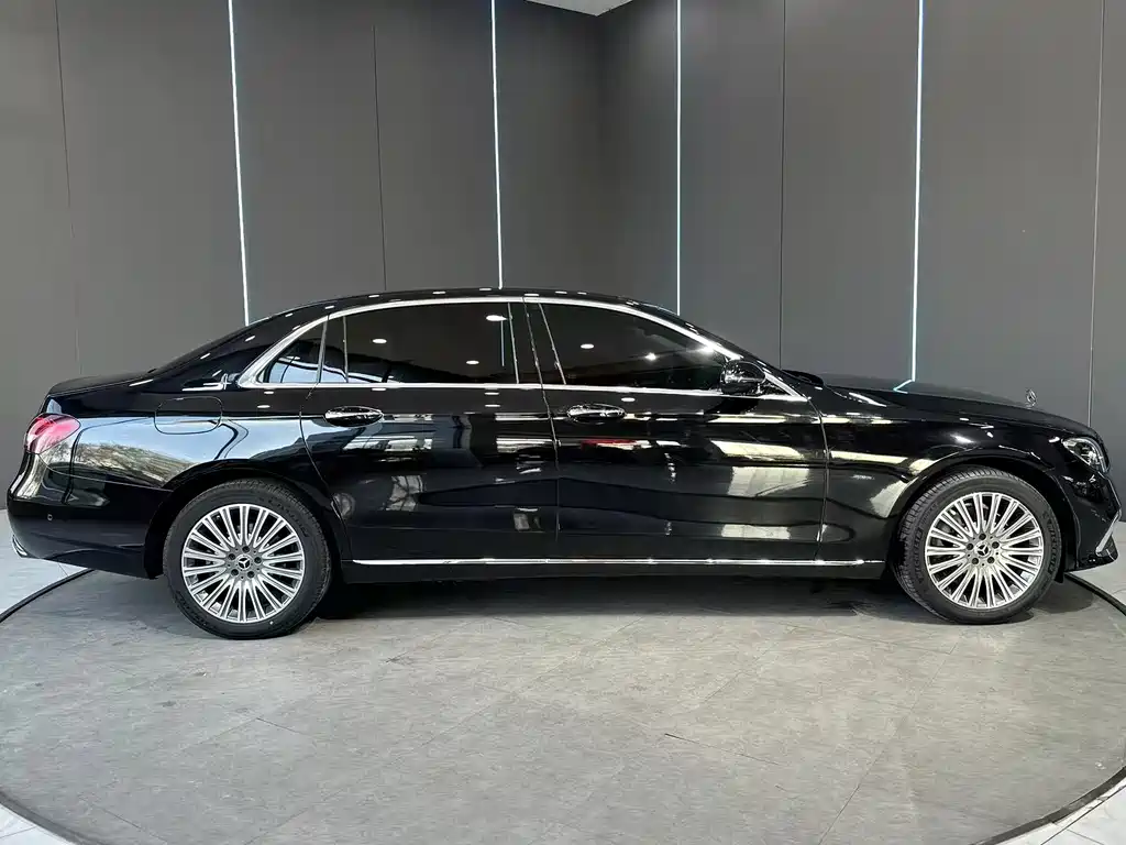 Mercedes-Benz E-Class 2023 — фото 5