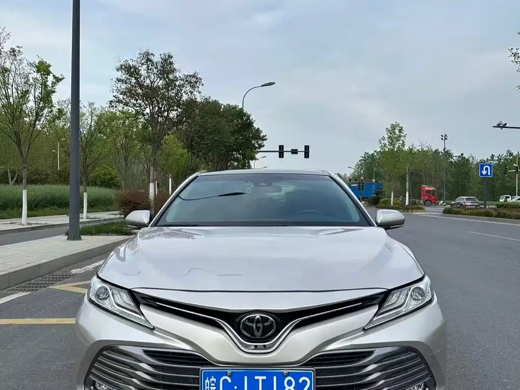 Toyota Camry 2020 — фото 2