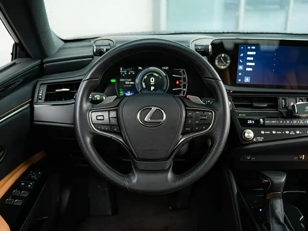 Lexus ES 2023 — фото 19