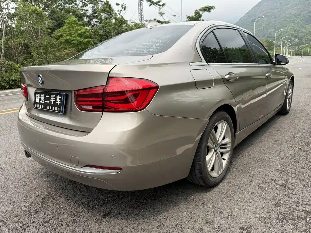 BMW 3 Series 2018 — фото 6