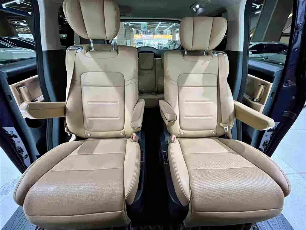 GAC Motor E8 PHEV 2024 — фото 24