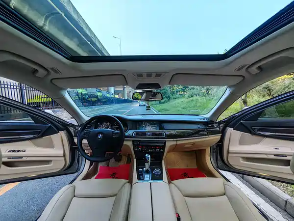 BMW 7 Series 2012