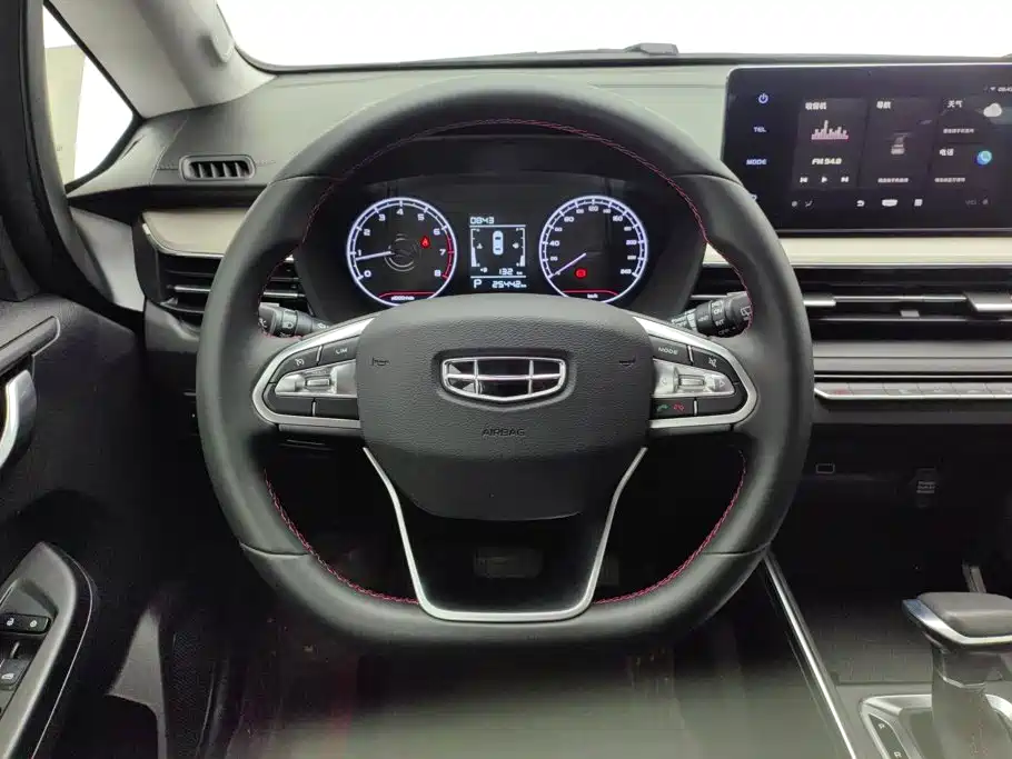 Geely Vision X3 2021 — фото 15