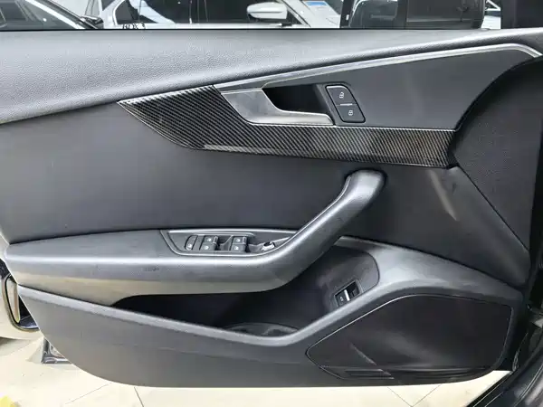 Audi A4L 2020