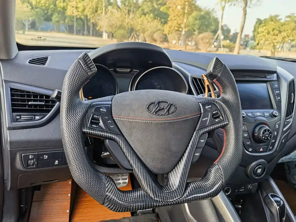 Hyundai Veloster 2015 — фото 17
