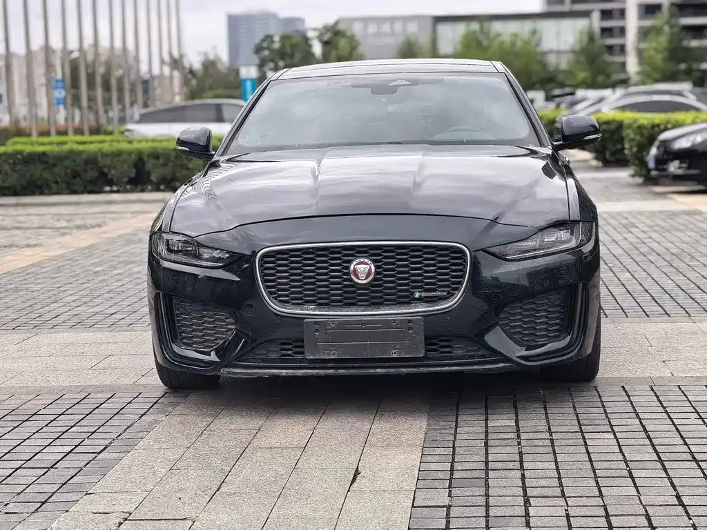 Jaguar XEL 2022 — фото 2
