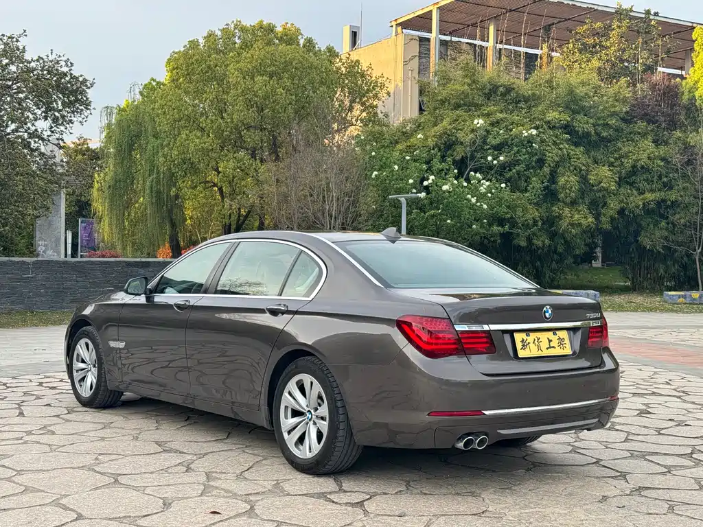 BMW 7 Series 2014 — фото 14