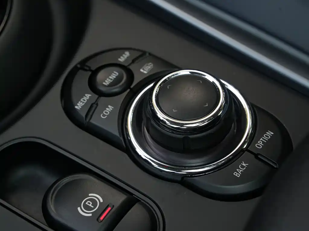 MINI Clubman 2021 — фото 16