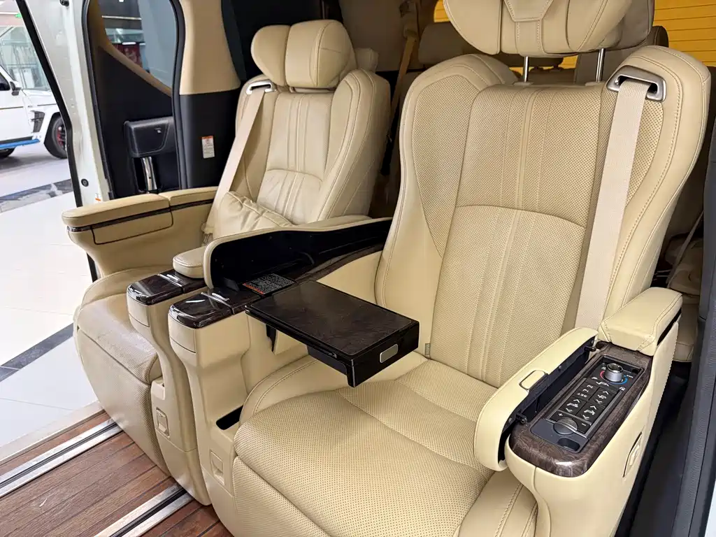 Toyota Alphard 2018 — фото 8