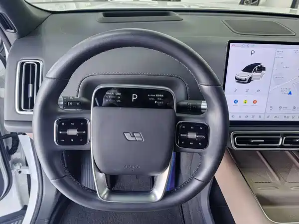 Li Auto L9 2025