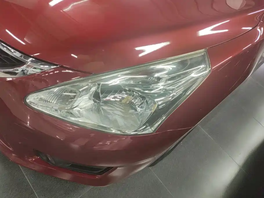 Nissan Tiida 2013