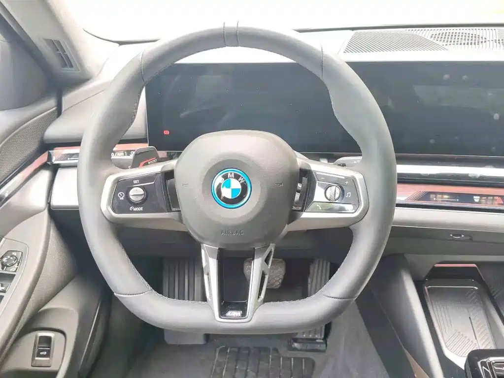 BMW i5 2025 — фото 12
