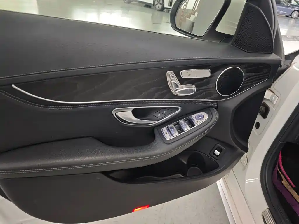 Mercedes-Benz C-Class 2019 — фото 19