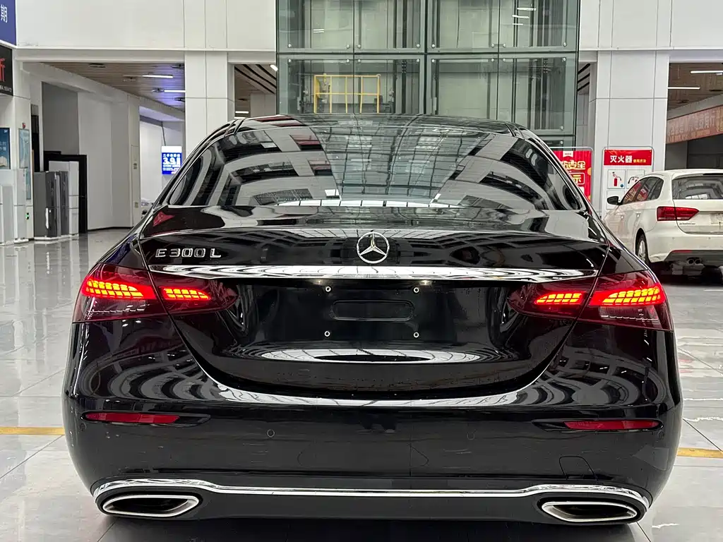 Mercedes-Benz E-Class 2023 — фото 5