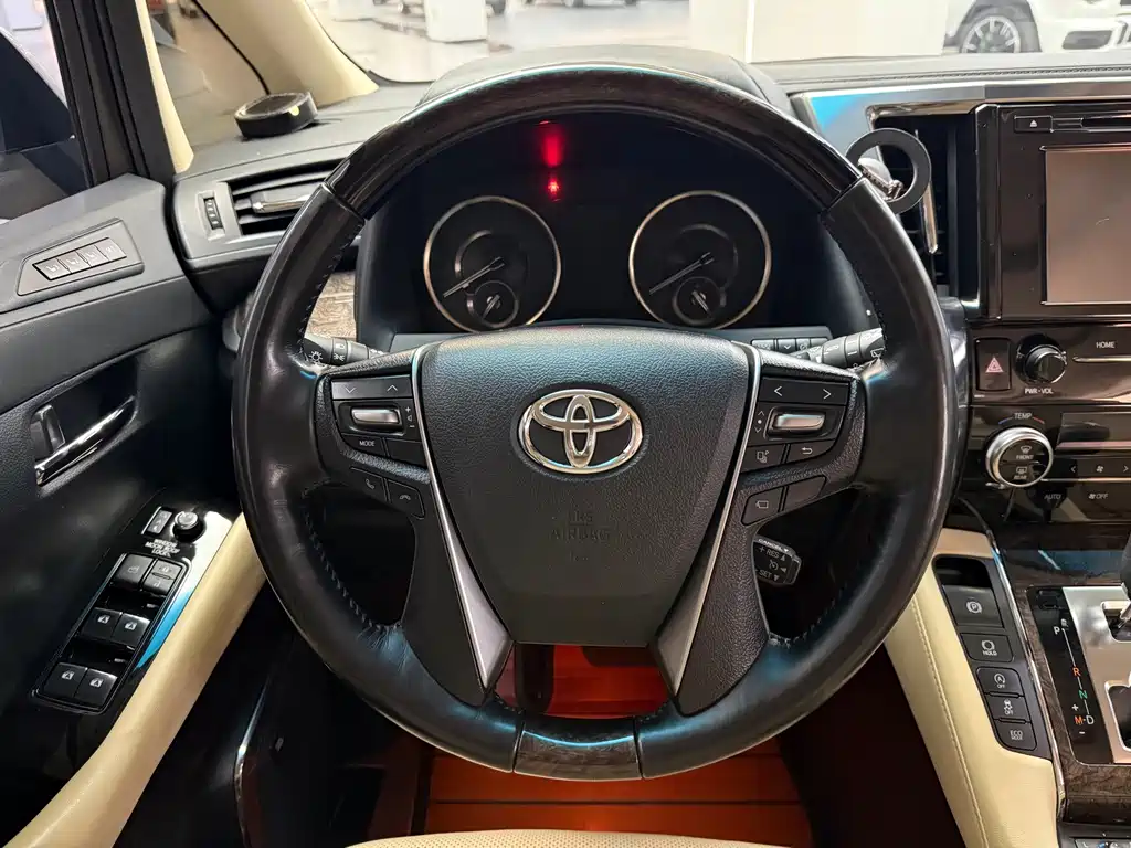 Toyota Alphard 2018 — фото 5