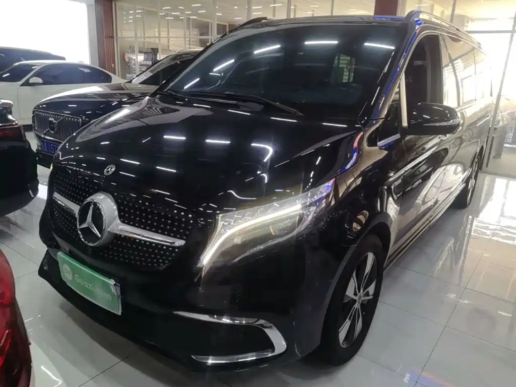 Mercedes-Benz V-Class 2023 — фото 1