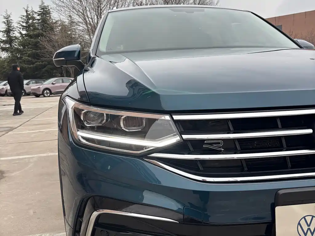 Volkswagen Tiguan L 2022 — фото 3